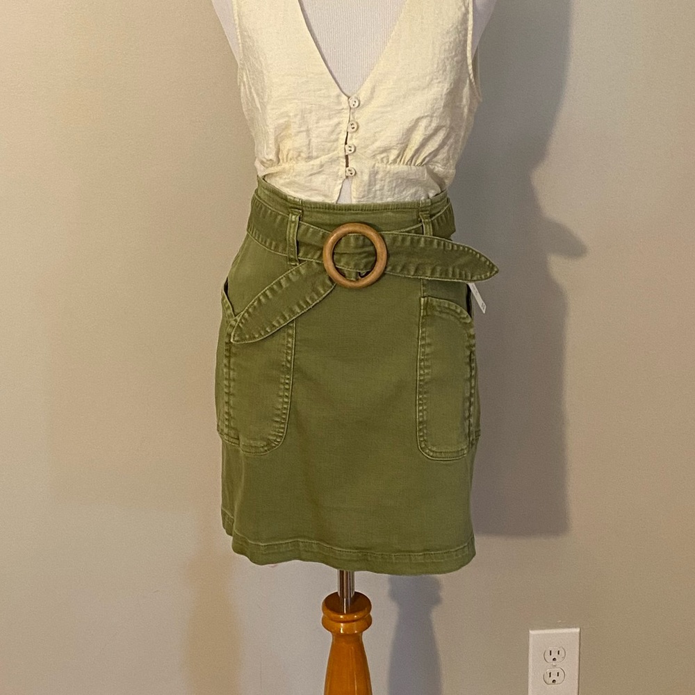 New with tags green Anthropologie green khaki mini skirt with belt Size 4 petite